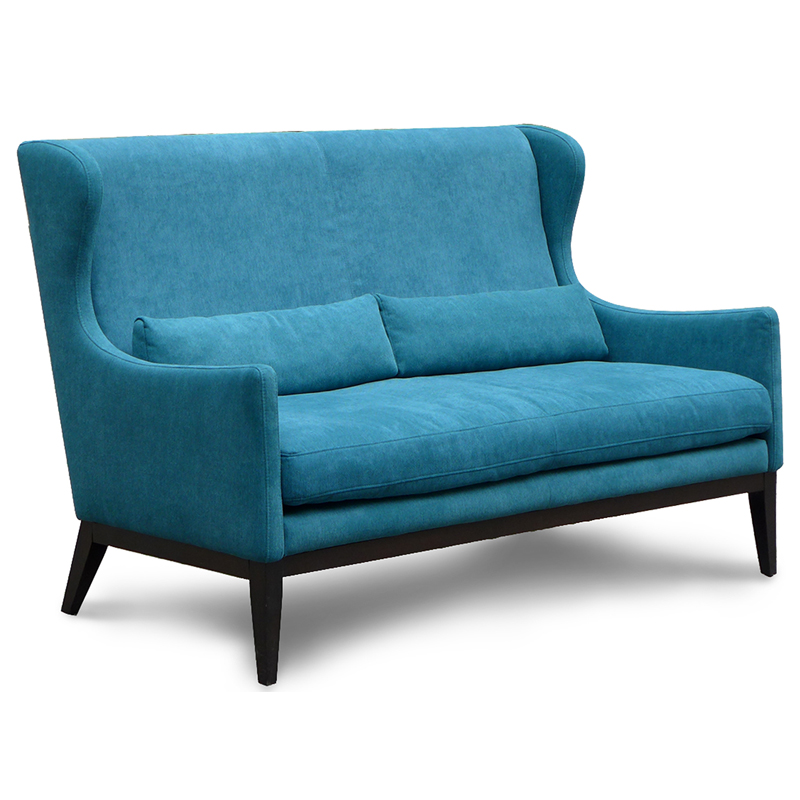 2-Sitzer Sofa Nr. 13D, türkises Hochlehnen-Sofa mit schmalen Armlehnen, angedeuteten Ohren und schwarzen Füßen, seitlich freigestellt