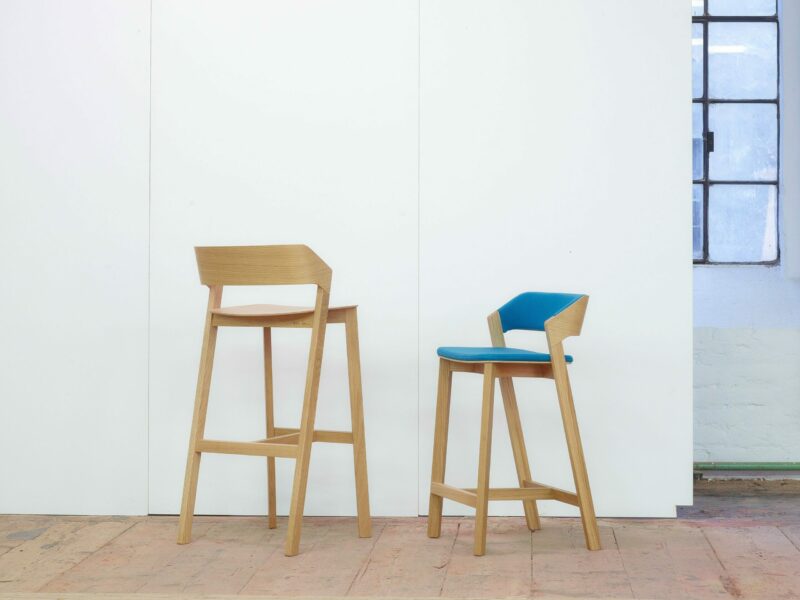 Barhocker Modell MERANO von TON