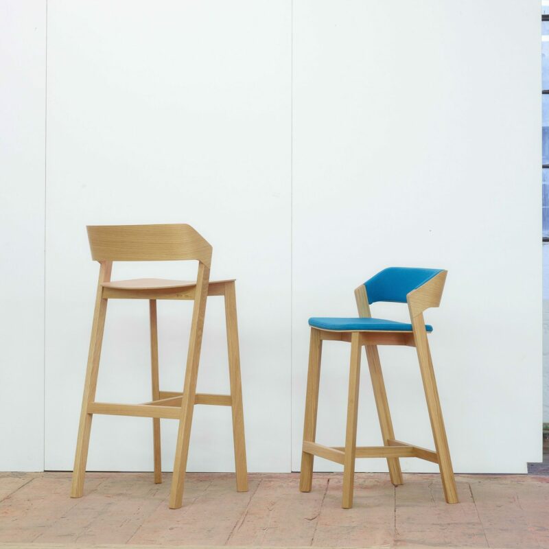 Barhocker Modell MERANO von TON