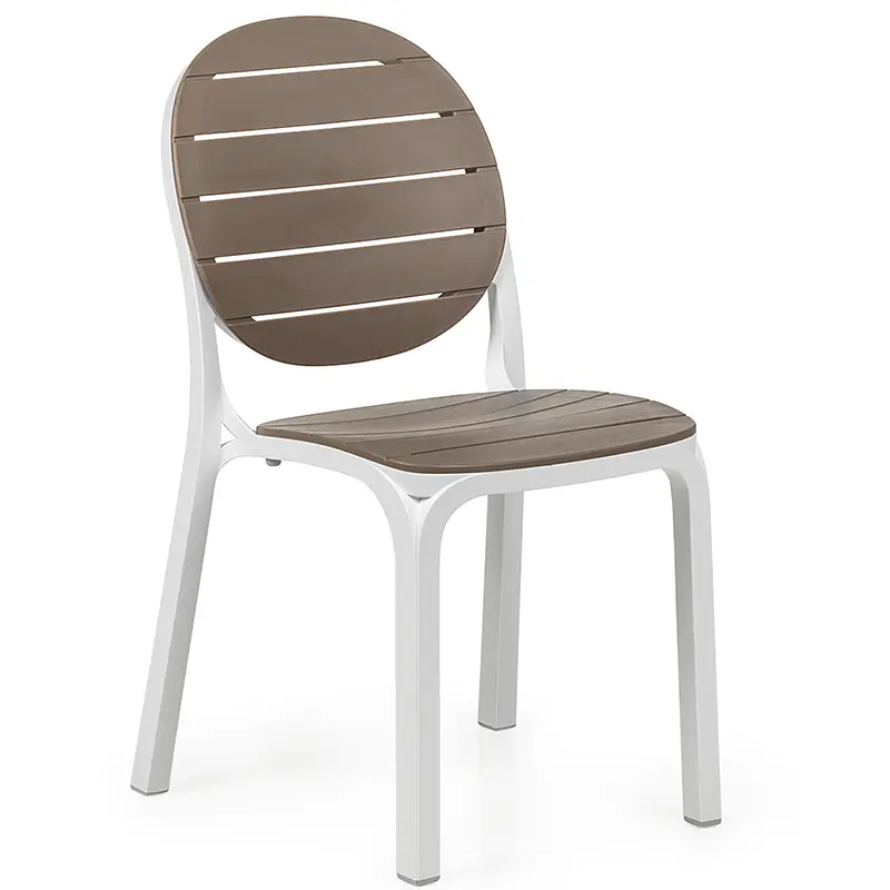 NARDI Erica 236 Stuhl aus glasfaserverstärktem Polypropylen mit ergonomischer Rückenlehne für Outdoor‑Bereiche in Weiß-Taupe