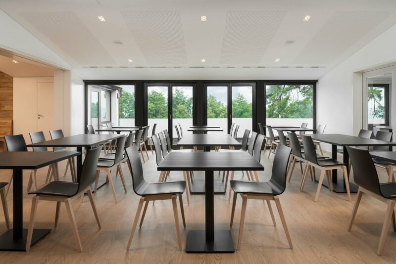 Restaurantstuhl Modell STOCKHOLM von TON – Bild 4