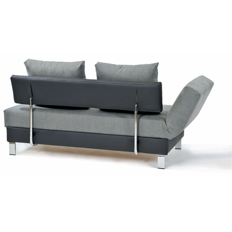 CLIO Schlafsofa / Relaxliege – Rückenansicht mit verstellbaren Lehnen - Hantermann - Der Hotelausstatter Rückansicht des CLIO Schlafsofas in Grau mit durchgehender Rückenauflage in Dunkelgrau, zwei losen Rückenkissen und seitlich hochgestellter Rückenlehne