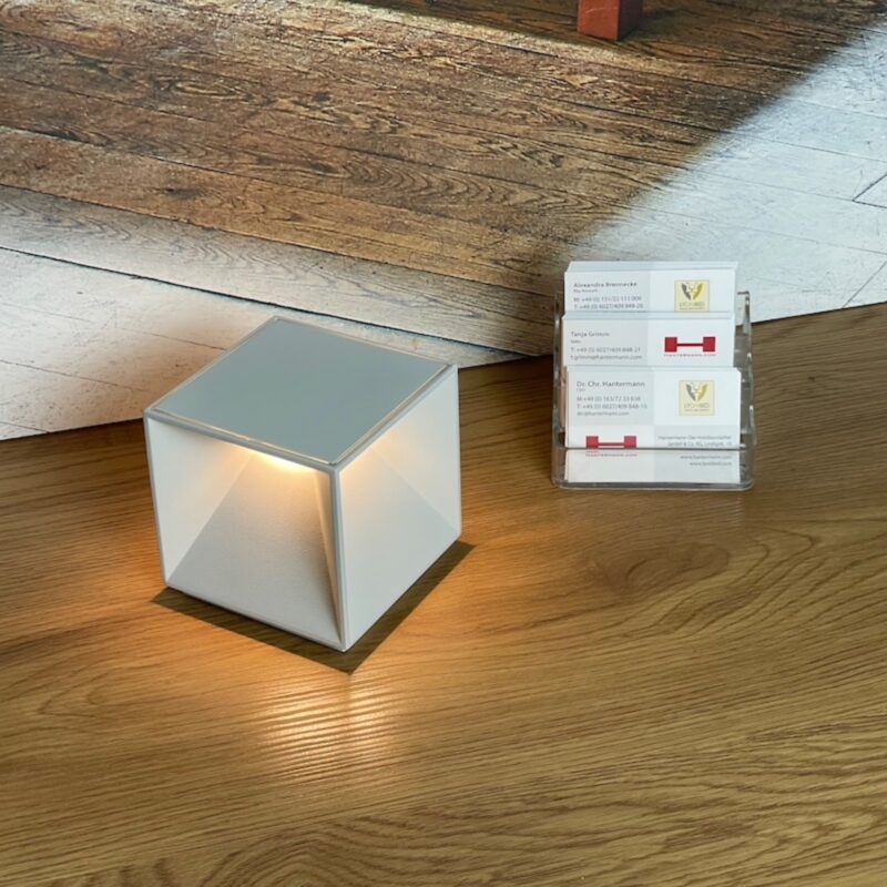 CUBIQ Akku Tischleuchte – Bild 3