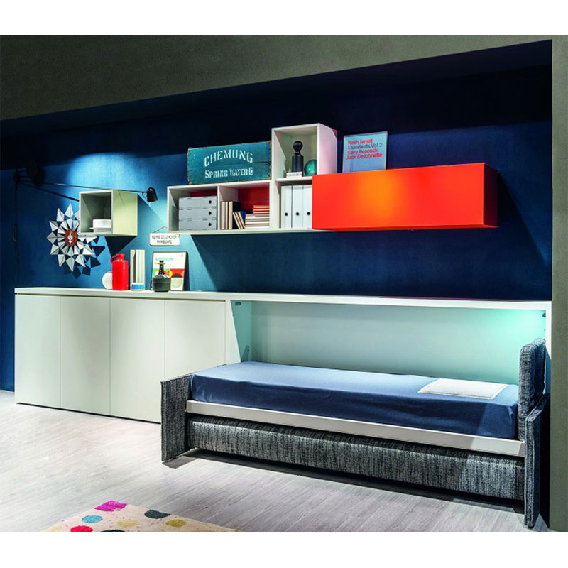 Schrankbett KAY mit ausgeklapptem Einzelbett, weißem Sideboard und buntem Hängeregal vor dunkelblauer Wand in modernem Jugendzimmer