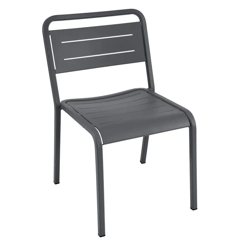 EMU Urban 208 Stuhl – stapelbares Metall-Design für Terrasse, Garten & Gastronomie - Hantermann - Der Hotelausstatter Urban 208 Stuhl von EMU, stapelbarer Metallstuhl im modernen Outdoor-Design für Terrasse, Garten und Gastronomie