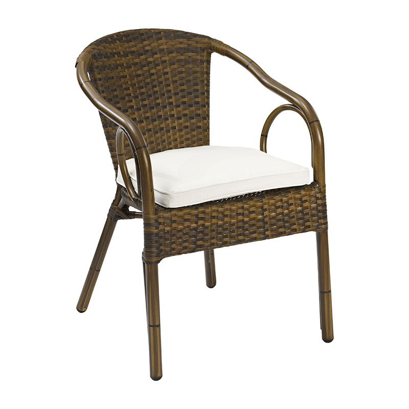 HAITI 1 Polyrattan Outdoor Stapelsessel – Terrassenstuhl 80 cm hoch in dkl. Bambus braun-meliert mit hellem Sitzkissen - Hantermann - Der Hotelausstatter HAITI 1 Polyrattan Stapelsessel braun-meliert mit Bambusoptik-Gestell und hellem Sitzkissen für Café- und Restaurantterrassen