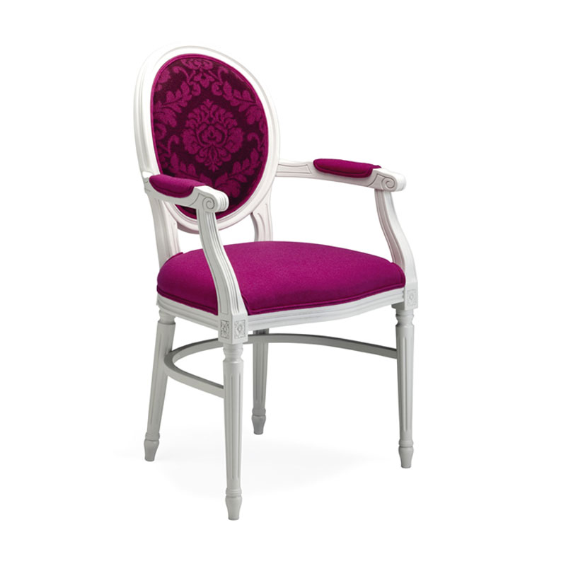 LIBERIA P Armlehnstuhl mit weißem Holzgestell, ovalem Medaillonrücken und pink gepolsterter Sitz- und Rückenfläche vor weißem Hintergrund