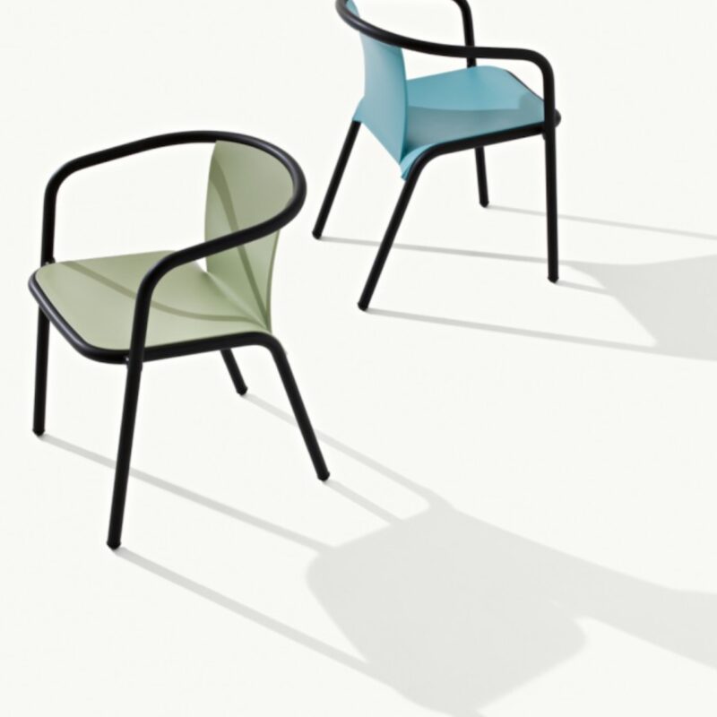 MARÈ 539VR Stapelsessel von Et al. mit lackiertem Aluminiumgestell in Grün und Blau