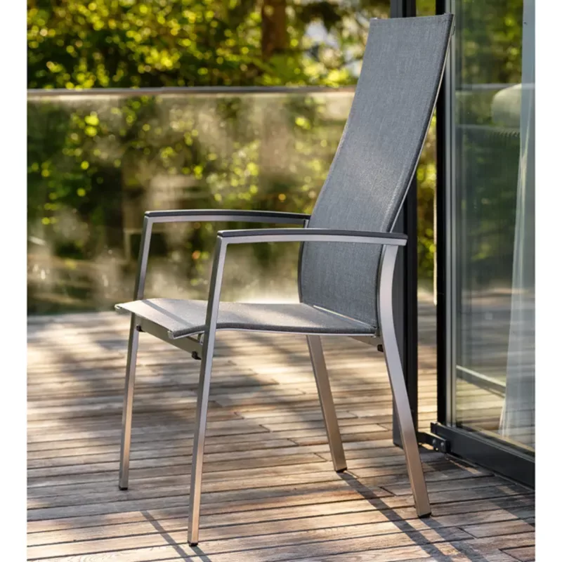 MIKA Outdoor Stapelsessel EXTRA HOCH Alu-Armlehne anthrazit by STERN® – Bild 3