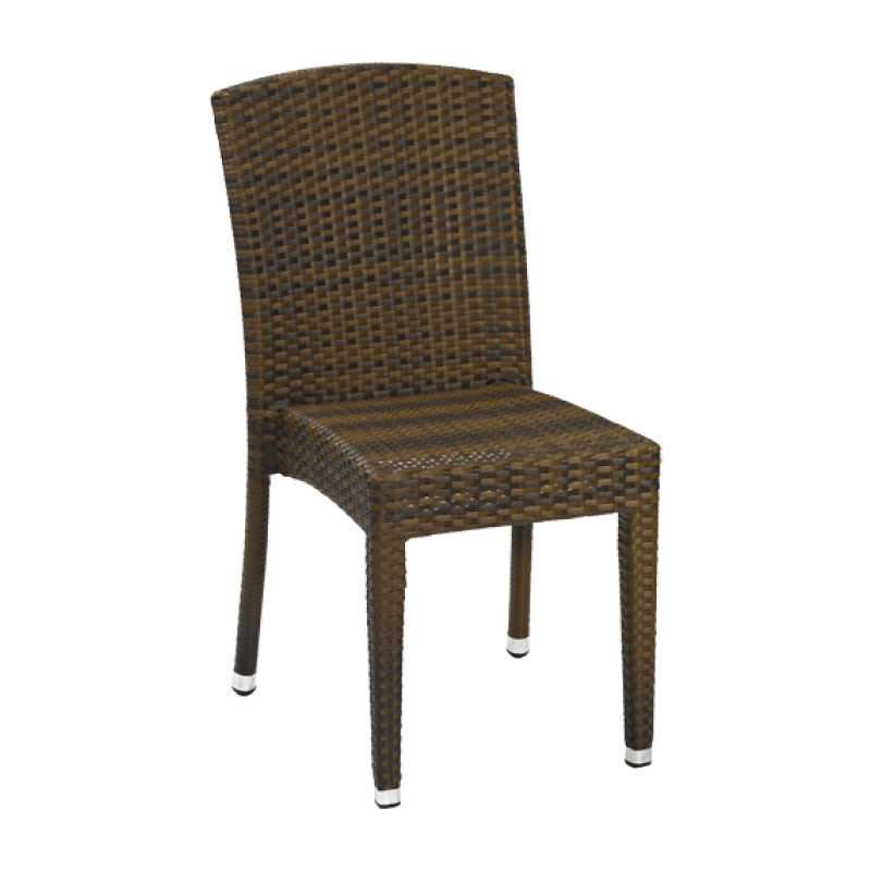 MONACO 2 Polyrattan Outdoor Stapelstuhl in Braun-Meliert mit hoher geflochtener Rückenlehne, armlehnenloser Konstruktion, rechteckiger Sitzfläche und vier schlanken Stuhlbeinen mit silberfarbenen Fußkappen vor weißem Hintergrund