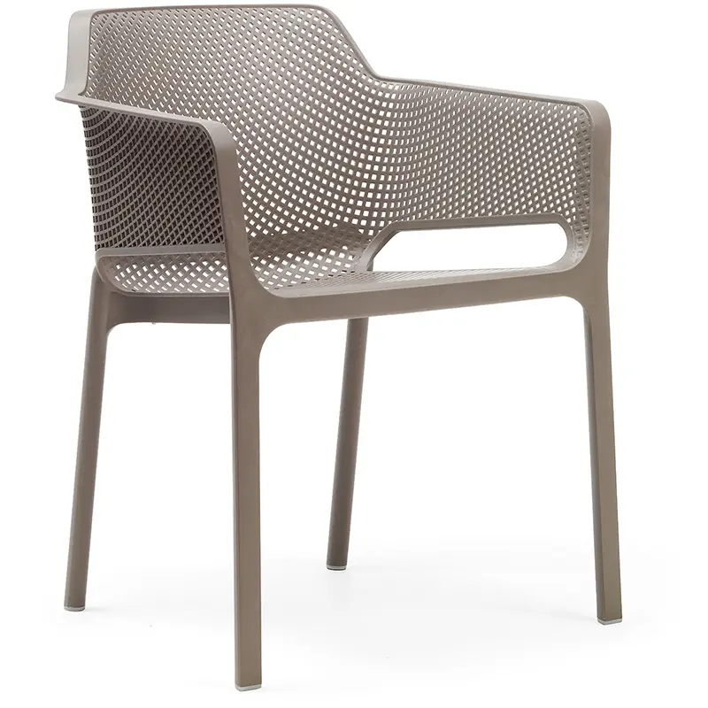 NARDI NET Outdoor Stapelsessel – moderner Armlehnstuhl in Taupe - Hantermann - Der Hotelausstatter NARDI NET Outdoor Stapelsessel in Taupe mit Netzstruktur und Armlehnen für Terrasse, Hotel und Gastronomie
