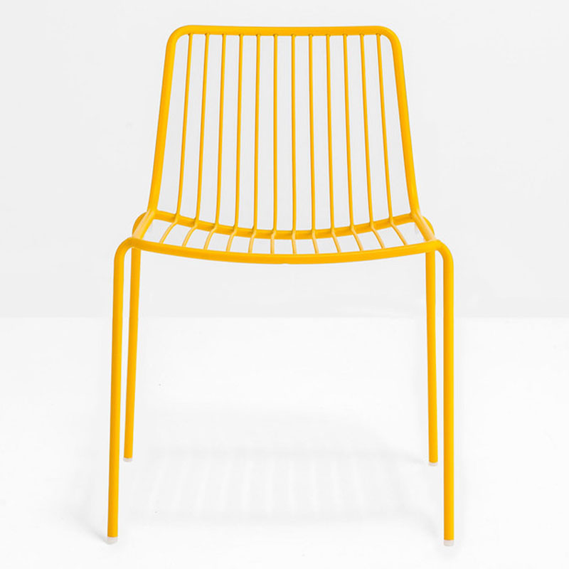 NOLITA 3650 by Pedrali – Leichter Outdoor-Stapelstuhl in Gelb - Hantermann - Der Hotelausstatter Gelber NOLITA 3650 Outdoor Stapelstuhl von Pedrali mit offener Metallstruktur in gerader Vorderansicht