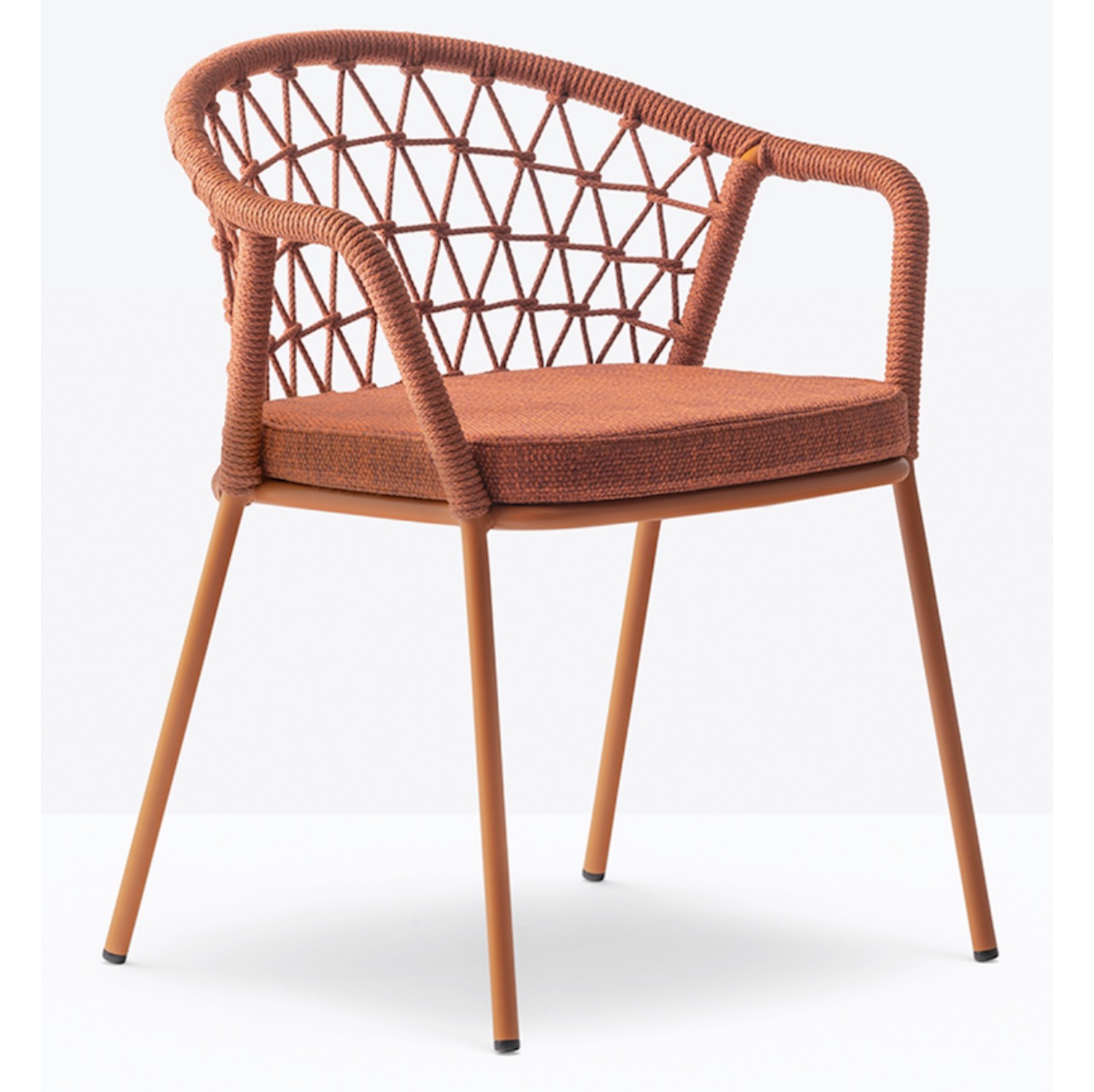 PANAREA 3675 Outdoor Stapelsessel by Pedrali – Designstuhl mit Geflecht - Hantermann - Der Hotelausstatter PANAREA 3675 Outdoor Stapelsessel von Pedrali mit Armlehnen, Geflecht und gepolsterter Sitzfläche