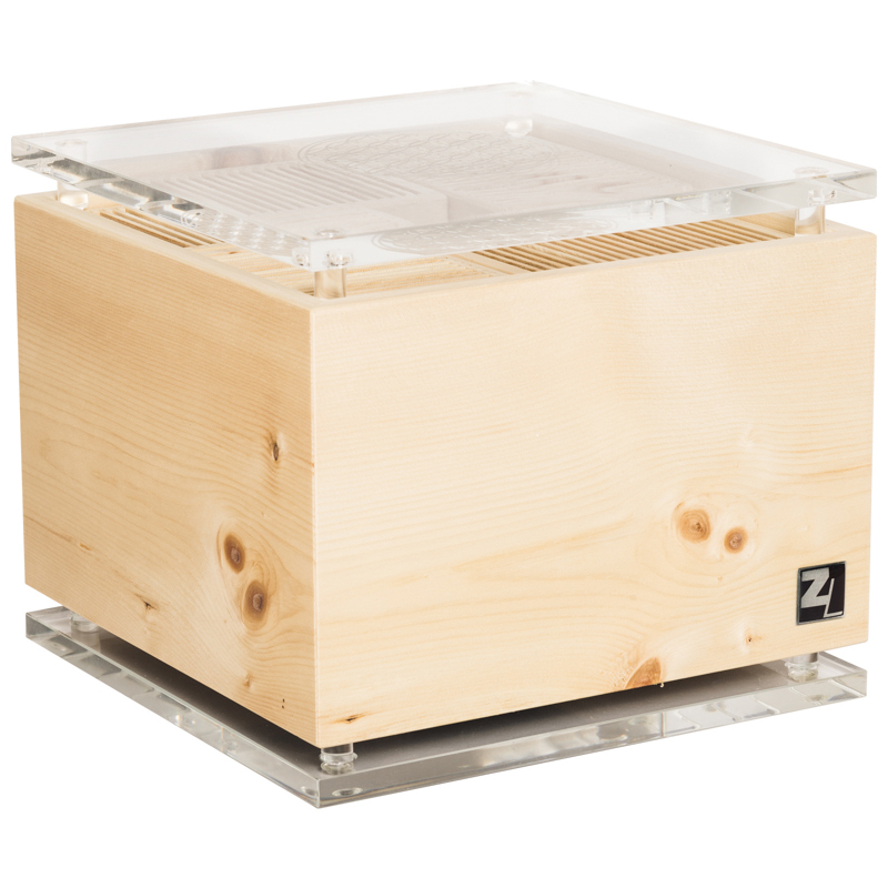 Quadratischer Lüfter aus Zirbenholz mit Acryladeckung - Hantermann - Der Hotelausstatter Quadratischer Lüfter aus Zirbenholz mit Acryladeckung