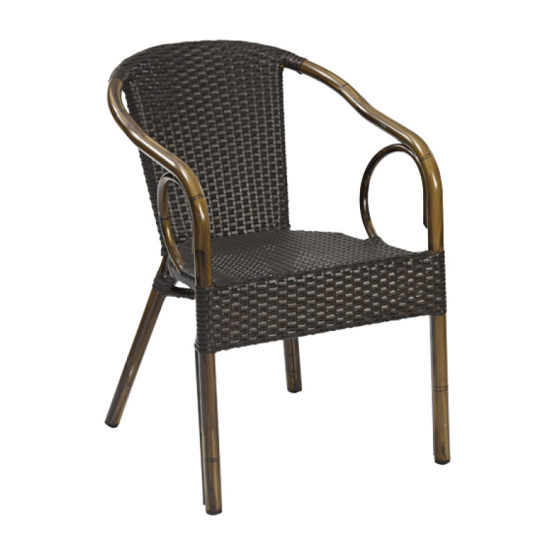 Stapelbarer Bistro-Armlehnstuhl in Rattan-Optik mit gebogenen Metallrohrbeinen für Außenbereiche