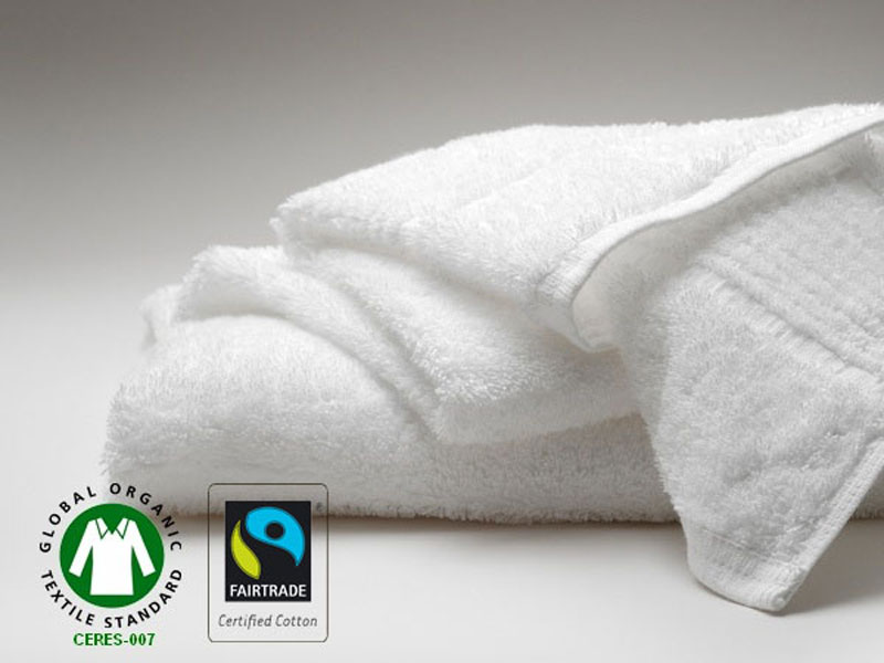 SASSO FAIR Bio-Walkfrottier – GOTS & Fairtrade zertifizierte Hotel-Handtücher für nachhaltige Bäder - Hantermann - Der Hotelausstatter SASSO FAIR Bio-Walkfrottier-Handtücher in Weiß mit GOTS- und Fairtrade-Zertifikat für nachhaltige Hotellerie