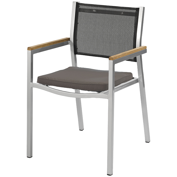 Terrassensessel NOVA mit grauem Sitzkissen – Outdoor Armlehnstuhl für Hotel und Gastronomie - Hantermann - Der Hotelausstatter Terrassensessel NOVA mit silberfarbenem Aluminiumgestell, schwarzer Textilbespannung, Teakholz-Armauflagen und grauem Sitzkissen