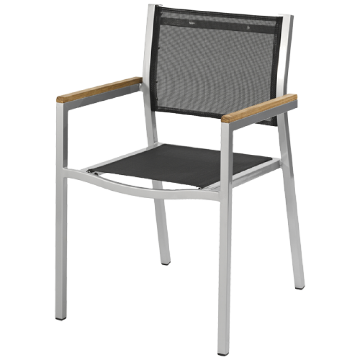 Terrassensessel NOVA mit silberfarbenem Aluminiumgestell, schwarzer Textilbespannung und Teakholz-Armauflagen