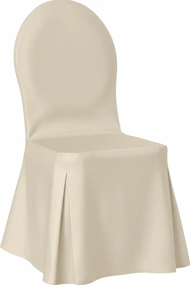 Stuhlhusse mit Kellerfalte in Creme – elegante Banketthusse für Events - Hantermann - Der Hotelausstatter Cremefarbene Stuhlhusse mit hoher Rückenlehne und Kellerfalte für Bankett- und Veranstaltungsstühle