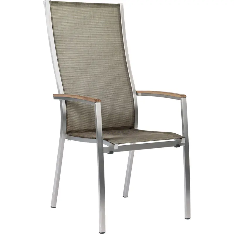 CARDIFF Hochlehner-Stapelsessel von STERN® in Taupe – Edelstahl, Textilen & Teak - Hantermann - Der Hotelausstatter CARDIFF Hochlehner-Stapelsessel von STERN® mit taupefarbenem Textilen, Edelstahlgestell und Armlehnen aus Teakholz