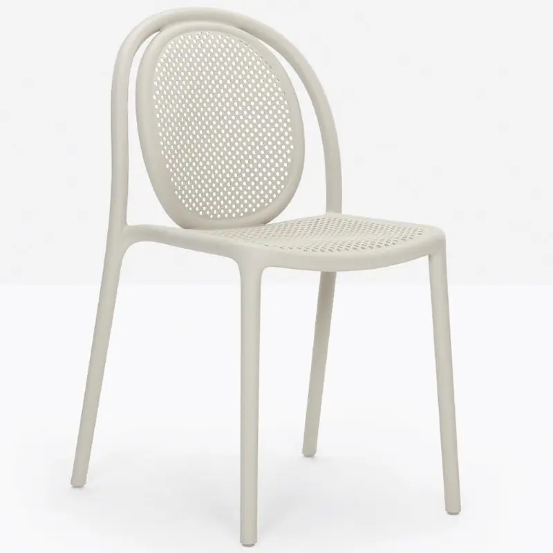 Pedrali Remind 3730 stapelbarer Outdoor-Stuhl mit perforierter Sitzfläche und Rückenlehne für Terrasse und Gastronomie
