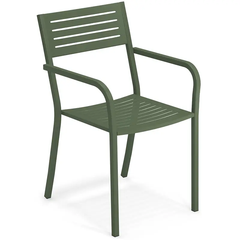 EMU SEGNO 268 in Grün mit Armlehnen stapelbar - Hantermann - Der Hotelausstatter Outdoor-Stuhl EMU SEGNO 268 in Grün mit Armlehnen, Metallplatten-Sitz und -Rückenlehne, stapelbar, gezeigt ohne Polster als Basis für Stoffauswahl von Sitz- und Rückenkissen.