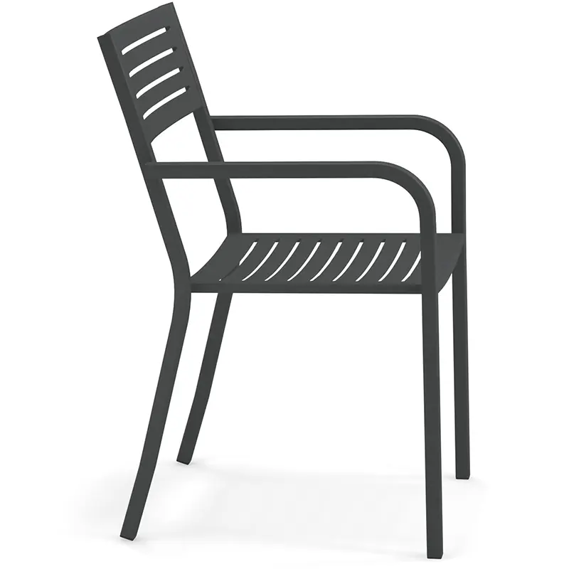 EMU SEGNO 268 in Antikeisen (22). Blick von der Seite - Hantermann - Der Hotelausstatter Outdoor-Stapelsessel EMU SEGNO 268 in Antikeisen (22), stapelbar, gezeigt von der Seite. Belastbar bis 200 kg statisches Gewicht. Ideal für Senioren und Terrassen im Bistro, Cafe, Restaurant und Hotel.