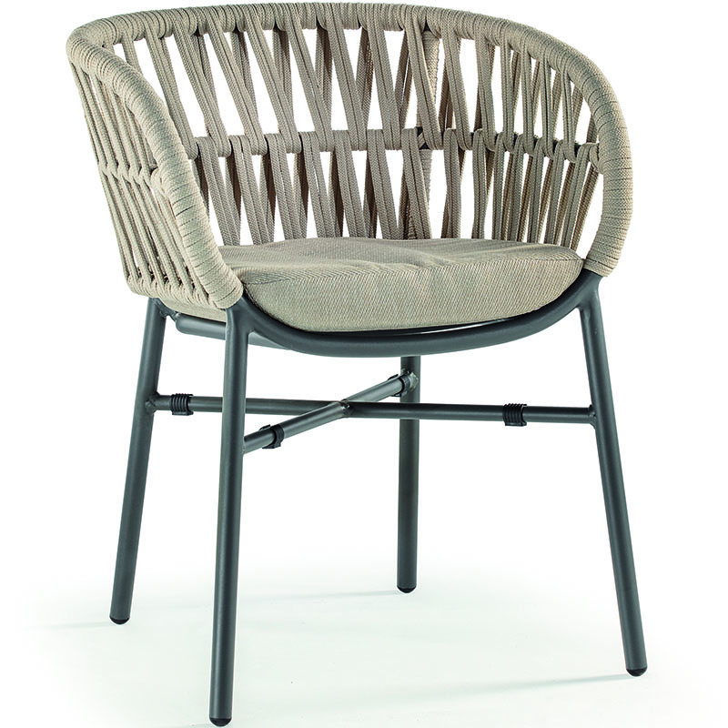 Grattoni Tahiti Outdoor-Sessel anthrazit/grau/taupe - Hantermann - Der Hotelausstatter Grattoni Tahiti Outdoor-Sessel in anthrazit Aluminiumgestell mit robustem grauem Seilgeflecht und bequemer taupe Sitzpolsterung – stapelbarer Design-Gartenstuhl für Terrasse und Hotelbereich.
