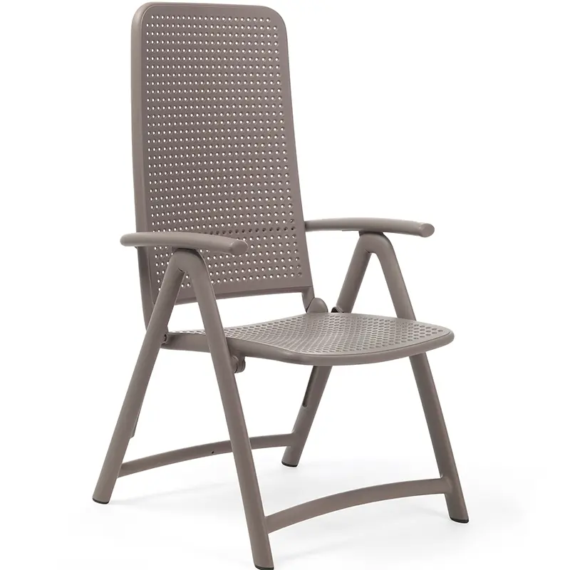 NARDI Darsena – klappbarer Armlehnstuhl in Taupe für Outdoor - Hantermann - Der Hotelausstatter NARDI Darsena klappbarer Armlehnstuhl in Taupe mit hoher Rückenlehne für Terrasse, Hotel und Gastronomie