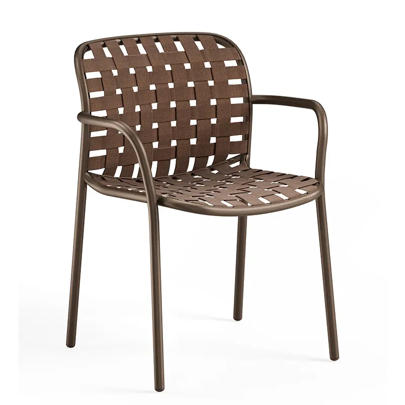 YARD 501 Outdoor-Armlehnstuhl by EMU® – warmer Braunton mit Flechtdesign - Hantermann - Der Hotelausstatter YARD 501 Outdoor-Armlehnstuhl by EMU® in Braun mit Geflecht für Terrasse, Gastronomie und Hotellerie