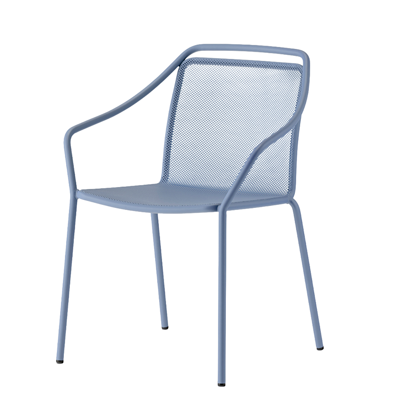 Stapelarmlehnstuhl Philia Mesh 3925 von Pedrali – Taubenblau - Hantermann - Der Hotelausstatter Pedrali Philia Mesh 3925 Stapelarmlehnstuhl in Taubenblau mit luftdurchlässiger Netzrückenlehne und geschwungenen Armlehnen